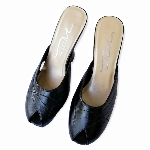 Newport News Black Genuine Leather Open Toe Shoes Woman's Size 8.5M - Picture 1 of 10